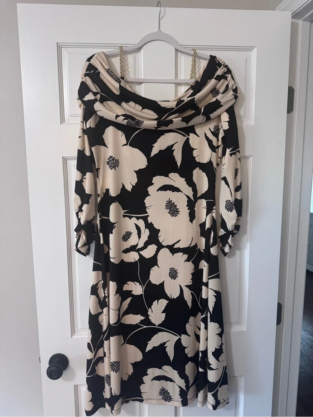 Halstom Black & Cream Floral Off Shoulder Maxi Dress with Chain Straps NWT